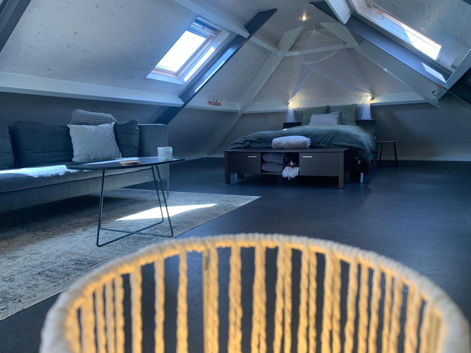 Gardenhouse With Private Jacuzzi & Private Sauna *