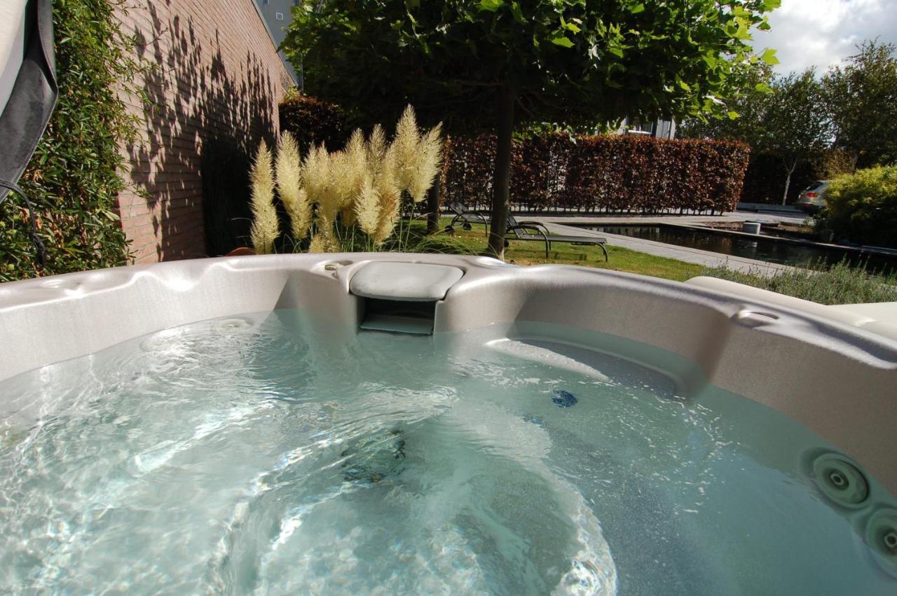 Chalet Gardenhouse With Private Jacuzzi & Private Sauna Teteringen